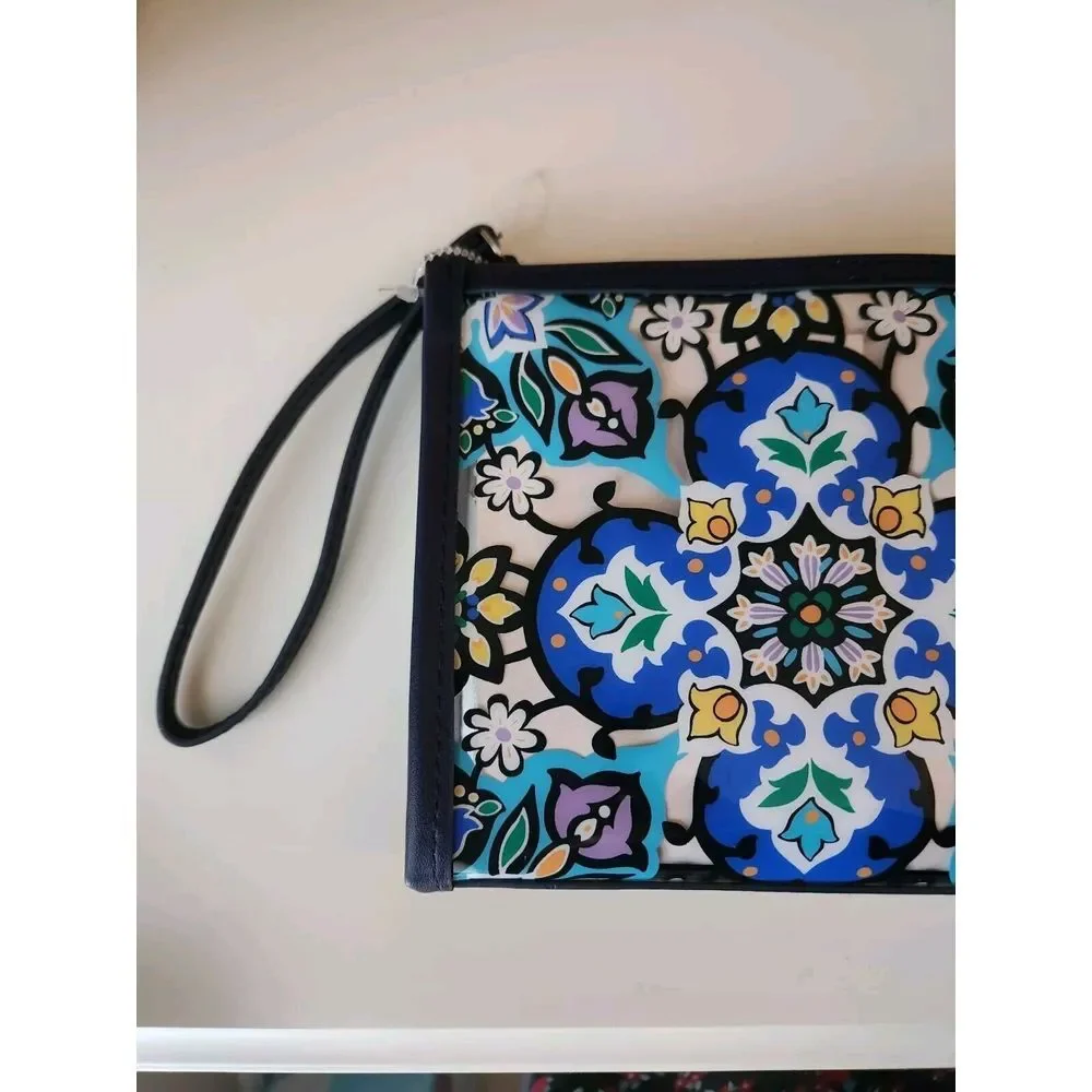 Vera Bradley Women's Clear Beach Wristlet Bag LISBON MEDALLION COOL Blue‎